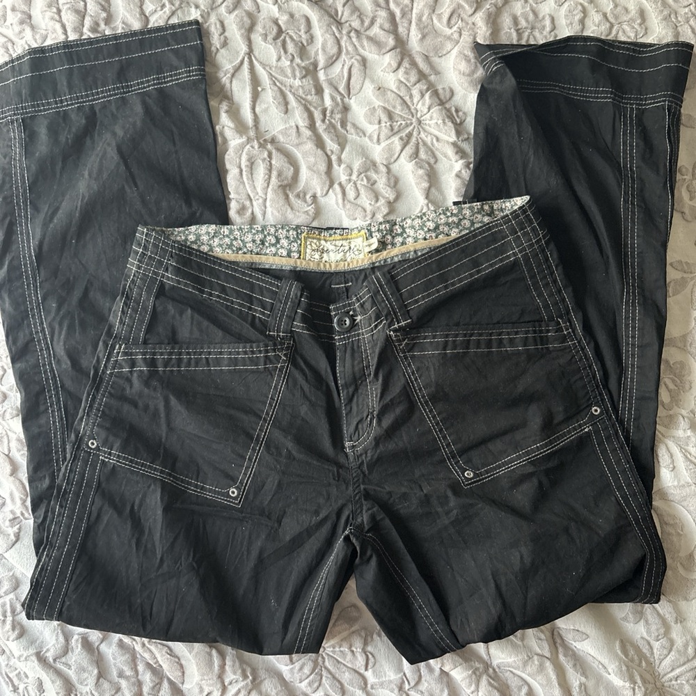 Low Rise Aventura Black Pants w/ White Stitching